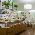 Plaza Hotel 4*