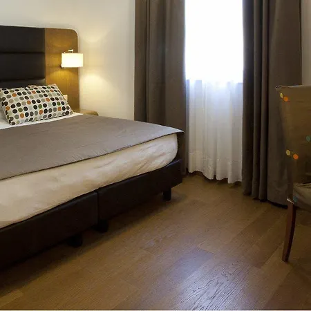 Plaza Hotel Sorrento