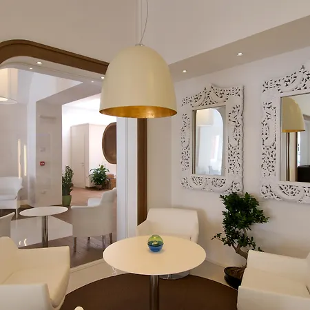 Plaza מלון 4*