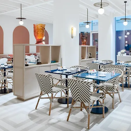 Plaza Отель 4*