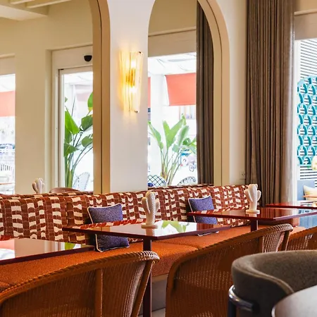 Plaza Hotel 4*