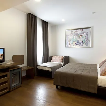 Plaza 4* Сорренто