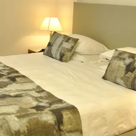 Plaza Hotel 4*