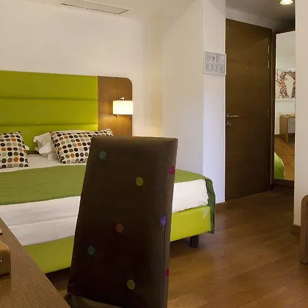 Plaza Hotel 4*