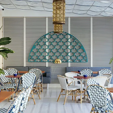 Отель Plaza 4*