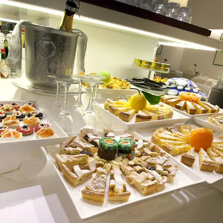 Hotel Plaza 4*