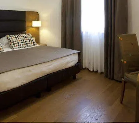 Plaza 4* Sorrento